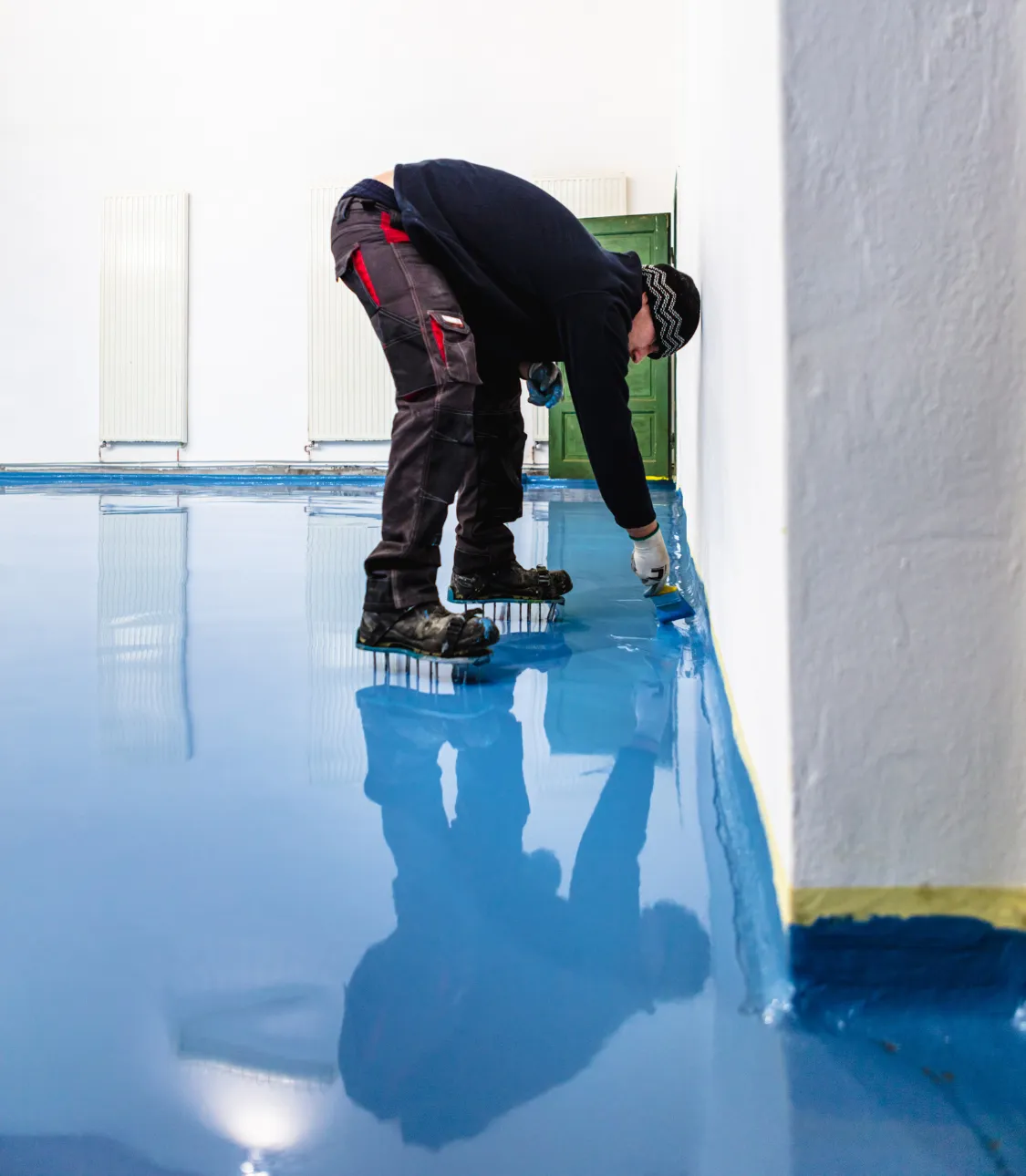 Strong adhesion to concrete