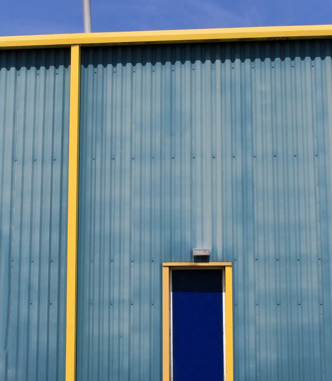 Breathable and moisture regulating