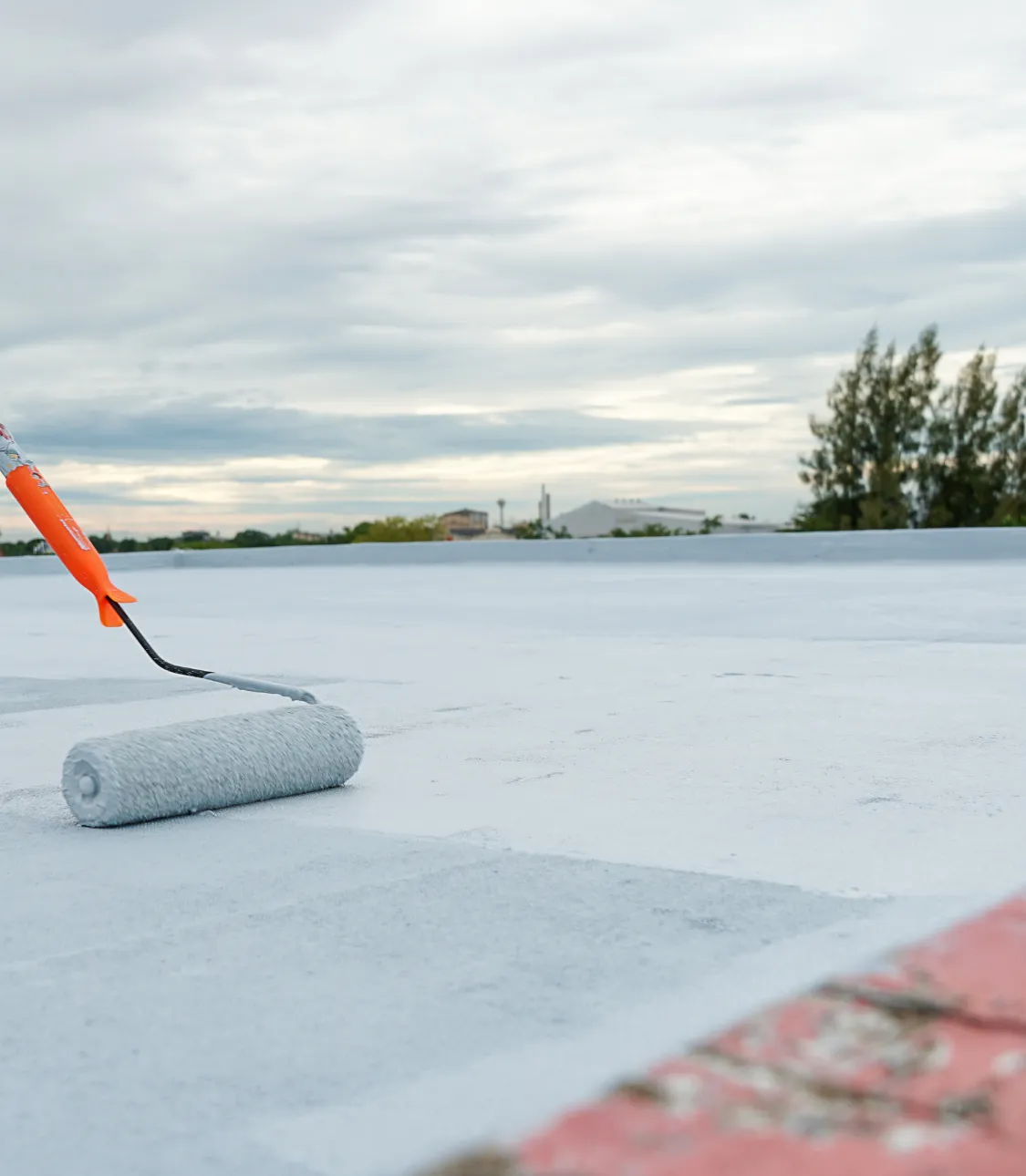 Strong adhesion to concrete and masonry